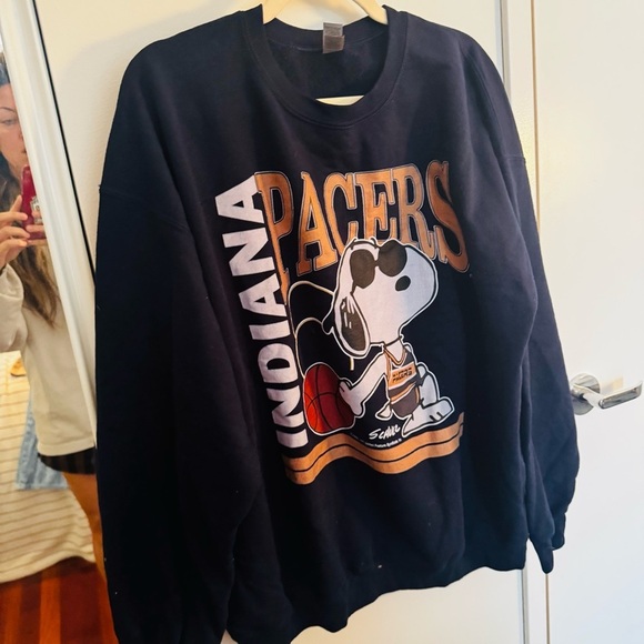 INDIANA PACERS basketball snoopy sweatshirt - Picture 2 of 4